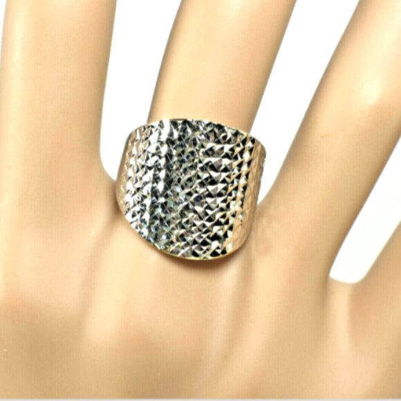 New 18K White Gold Wide Hammered Band Ring Sizable 8 - Picture 1 of 6